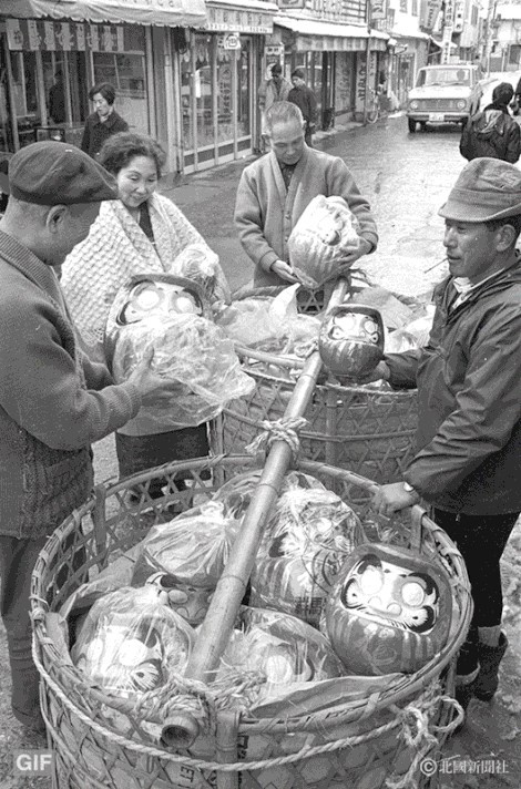 1969（昭和44）年3月1日、金沢市の此花町通り