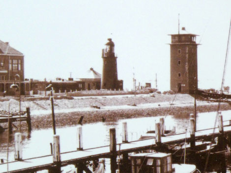 der historische Turm an der Rheinmündung in Holland