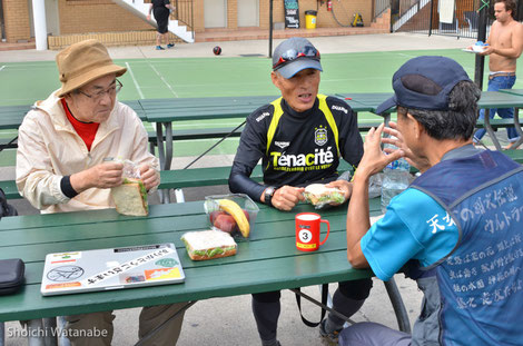 森北さんが朝から仕込んでおいてくださったサンドをお昼にいただきます。