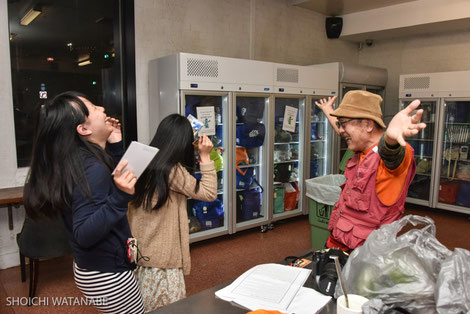 吉見さんは突然笑いヨガの波に二人を巻き込みました。前振り無し!