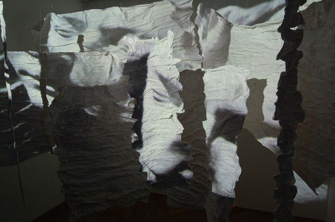 projection onto cotton in plaster, w300 x h200 x d200 cm