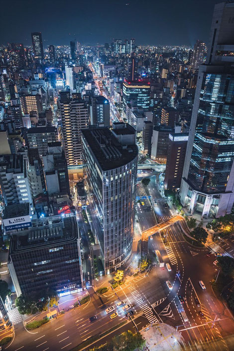 大阪駅前第三ビル夜景　東側手持ち撮影