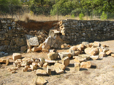 damaged-old-dry-stone-wall