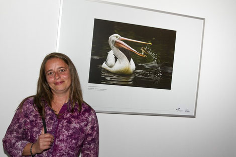 Tanja Zech vor ihrem Bild
