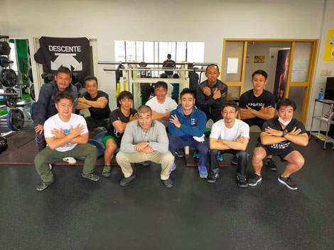 前列右端が今回のコラボセミナー主宰の大久保進哉先生、私のトレーナー養成講座の先生です。