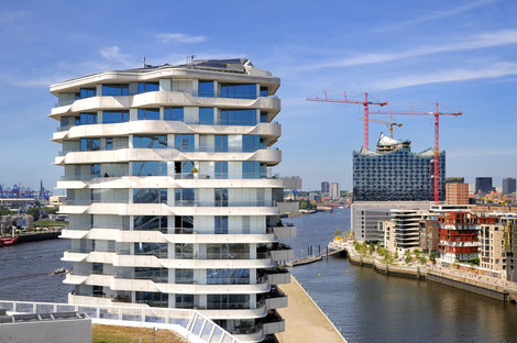 Luxusimmobilien in Hamburg - Traumwohnung direkt am historischenHafenmit Blick auf die Elbphilharmonie, HCH Der HafenCity-Makler GmbH