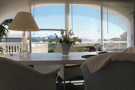 Ferienwohnung Valencia, Wintergarten mit aussicht auf die Berge von Gandia, Foto (c) Birgitta