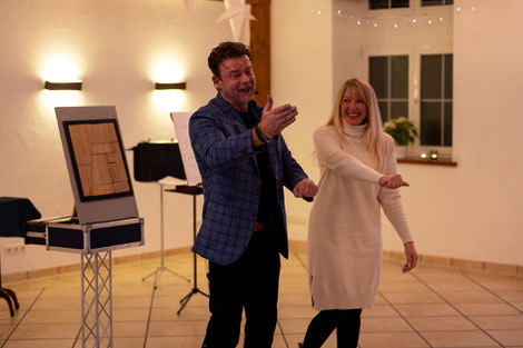 Mich begeistert die Kraft der Magie: Wenn Illusionen Realität kitzeln und Gedanken scheinbar greifbar werden, entsteht echte Unterhaltung.