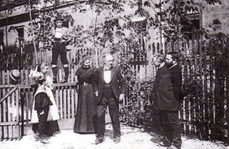 Bild aus  dem Jahr 1897: Familie Rudolf Diesel trifft Frédéric Dyckhoff und Prof. Sauvage in München.
