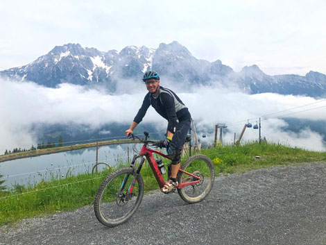 Stefan Wallner während seiner Testfahrt auf dem Focus Sam²
