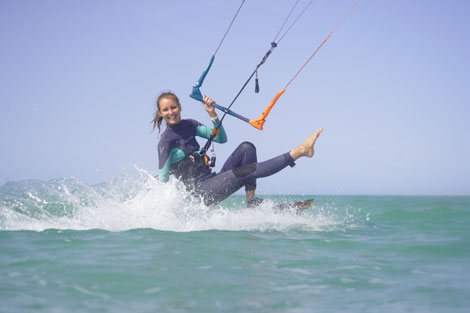 Girls Kite Camp and adventure trip in Colombia: Action and fun every day. All levels welcome!