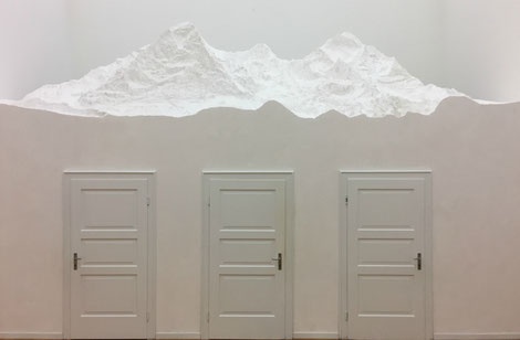 Wer die Qual der Wahl hat, sollte auf sein Innerstes hören. Stephan Huber: Saussures Herz, 2001 (Museum für bildende Künste Leipzig)