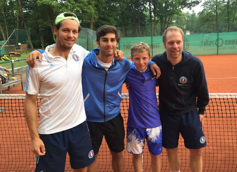 Mannschaftsführer und Trainer Robert Jammer-Lühr, Vincent Strauch, Elmar und Lars Kirschner