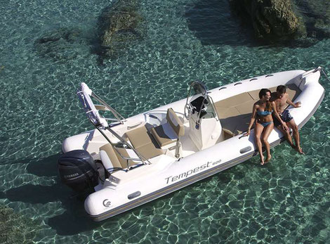 Louer un semi rigide Capelli Tempest 600 avec un 115 cv Yamaha chez Mistral plaisance Location au départ du Lavandou