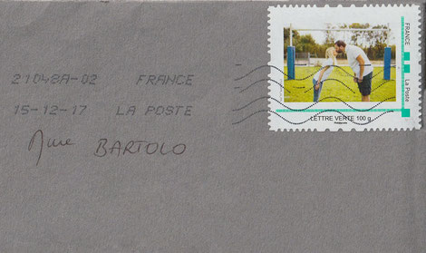 Le timbre personnalisé du faire-part...