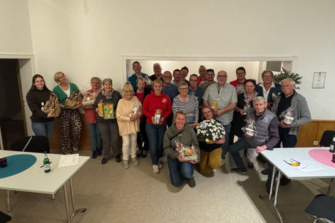 Zufriedene und glückliche Teilnehmer beim abschließenden Gruppenbild