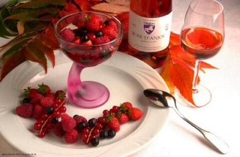 red-fruit-dessert-and-rosé-wine-Cabernet-d-Anjou-Loire-Valley