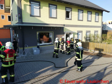 Feuerwehr; Blaulicht; FF Laakirchen; Brand; Wohnhaus; Steyrermühl;