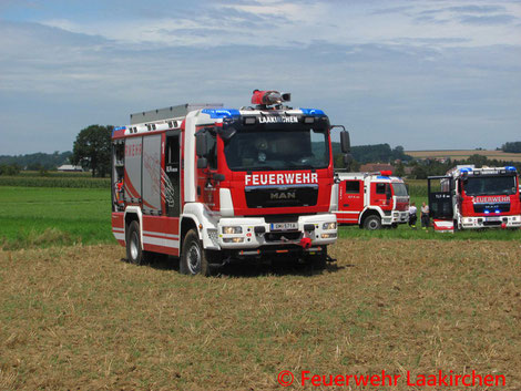 Feuerwehr, Blaulicht, FF Laakirchen, Notlandung, Flugzeug, Feld