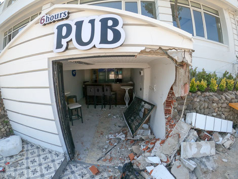 The destroyed 6 hours Pub after a drunk driver crushed into it
