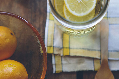 Radiant Reality Blog | 5 Ways To Spring Clean Your Liver | Hydrate | Lemon Water