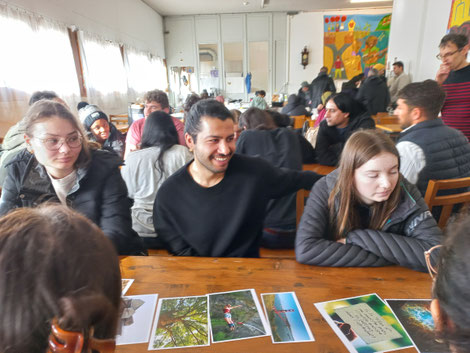 avec des collégiens de St. Croix sur l'initiative de l'aumônier Reto Dörig