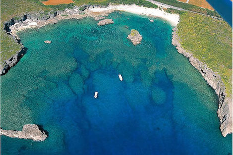 宮古島天然水族館の代表格、下地島カヤッファビーチの空撮写真です