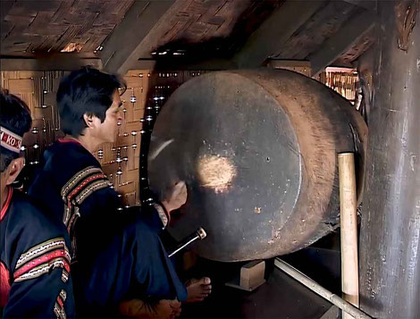 Tambour hgơr des Êdê. © P. Kersalé 1996-2024.