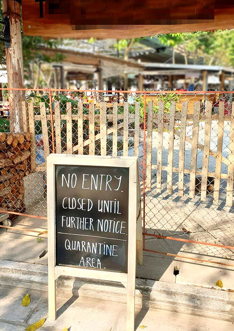hotel-unterkunft-lodge-ninh binh-geschlossen-Quarantäne-geschlossen-tor-versperrt-hinweisschild-englisch-vietnam