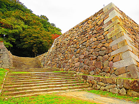 鳥取城二の丸の石垣