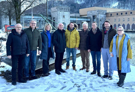 Delegation (v. l. n. r.): Helmut Ramesberger, 3. Bgm. Helmut Rischka, Eva‑Maria Graml, 1. Bgm. Hermann Duschl, Julian Hümmer, Robert Schnellhammer, Bgm. Tobias Kurz, BU‑Vorsitzender Hans Jörg Wagmann, Rita Silbereisen