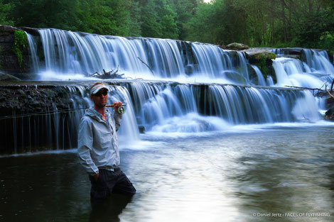 Fliegenfischen am Wasserfall an der Schwarza