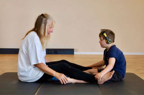 Feldenkrais - Tatjana Pacheco arbeitet mit Kindern mit besonderen Bedürfnissen