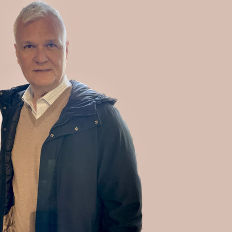 Robert Schultes mobile Praxis für Cranio Sacral Arbeit von Wien bis Melk .
