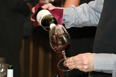 Les séances de dégustation raviront les papilles de parents amateurs de vins. Crédit photo : Pixabay©edusoft