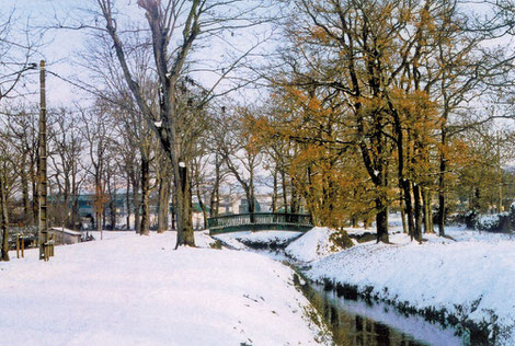 Revel, la passerelle de la Rigole de la Plaine sous la neige - crédit photo : Gilbert Puginier