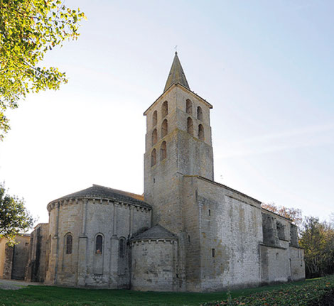 L'ancienne église abbatiale de Saint Papoul a été érigée en cathédrale en 1317. Crédit photo : Alain Calmettes