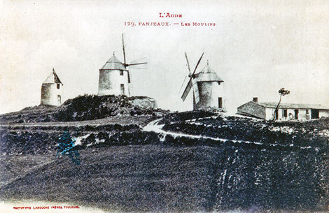 Fanjeaux. Les trois moulins de la colline. Seul subsiste désormais celui de droite