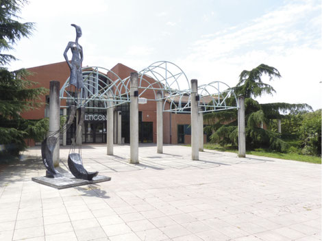 Cente culturel Altigone, départ de la randonnée place Jean Billières