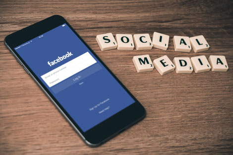Ihr findet uns auf Facebook, Pinterest, Instagram, YouTube und Twitter.