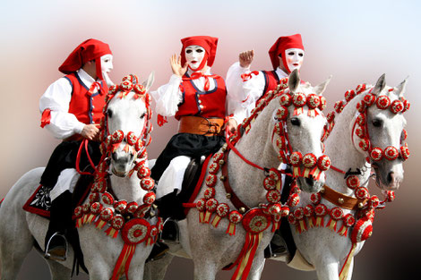 sartiglia oristano cavalli e uomini