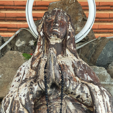 Statue de ND de Lourdes, première statue de la Ste Vierge repêchée dans le Mékong, le 16 avril 2008.