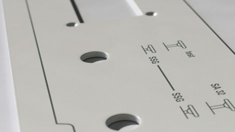 We print housing frames and various mouldings according to your individual ideas using screen printing processes. -roos.gmbh
