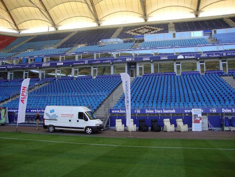 Massagesessel mieten in Hamburg: Hier stehen sechs Sessel der Marke Keyton im Volksparkstadion für die Gäste bereit