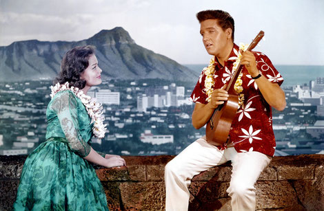 Elvis Presley im Hawaiihemd