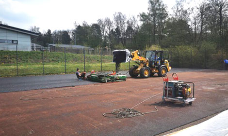 Das Kleinspielfeld an der Gruitener Straße erhält einen neuen Kunststoffbelag. (Foto: Kreisstadt Mettmann)