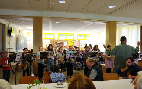 Von Anfang an nimmt die Arnika-Grundschule Teuschnitz am 2003 ins Leben gerufenen „Aktionstag Musik“ teil.