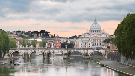 Dank unserer langjährigen Erfahrung in der Textilindustrie können wir Ihnen die besten Stoffe aus Italien anbieten