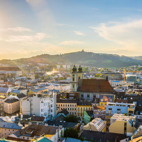 Linz, die Hauptstadt von Oberösterreich, wurde als Standort für unsere Boxspringbetten 180x200 cm Präsentation mit unserem Showmobil aus vielen Gründen ausgewählt