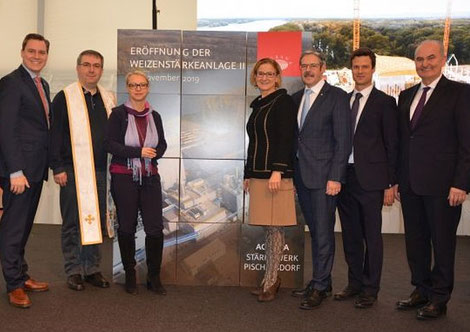 LAbg. Christoph Kaufmann mit Bgm. Marion Török und LH Johanna Mikl-Leitner bei der Eröffnung der neuen Weizenstärkeanlage in Pischelsdorf.